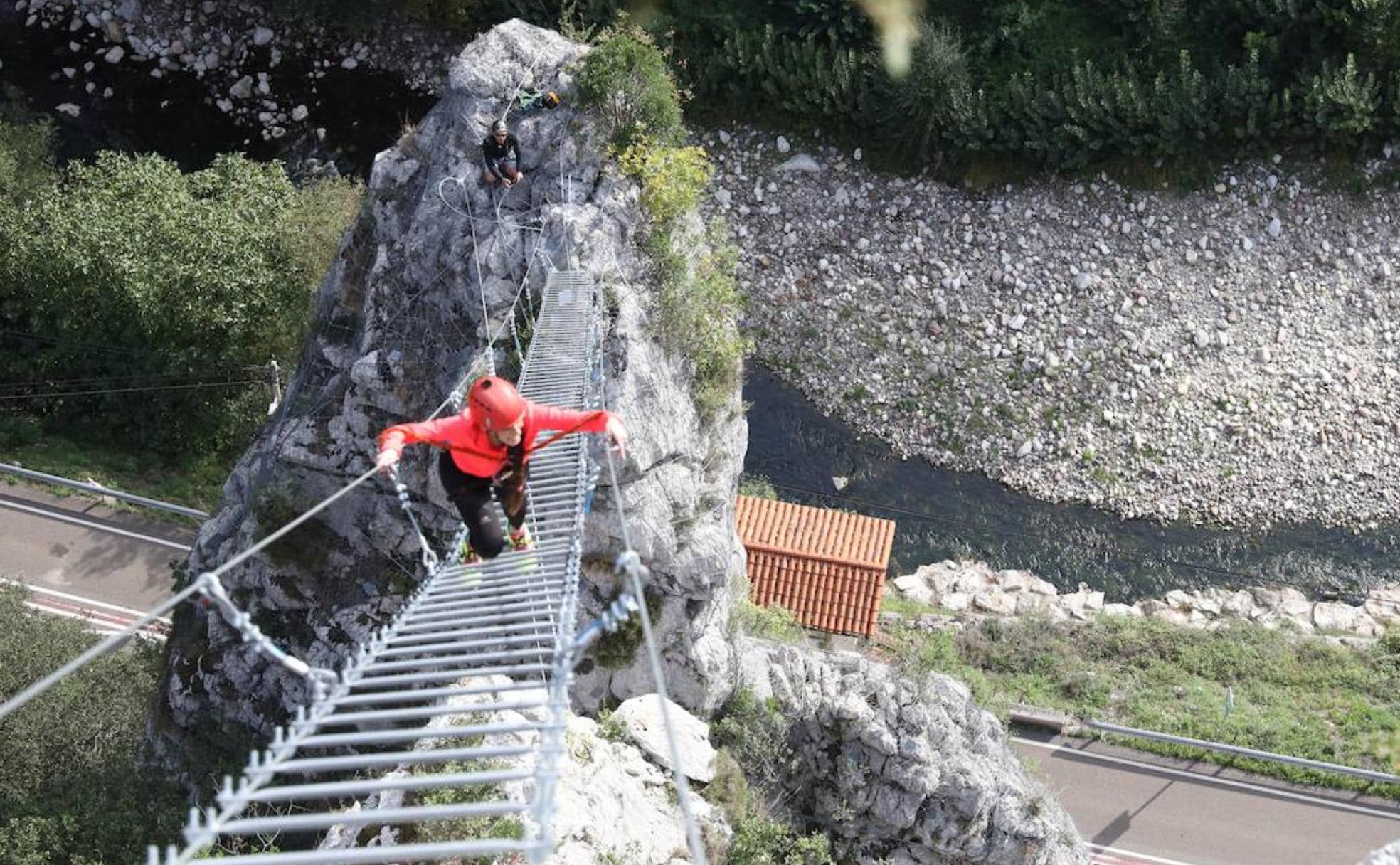 Una Escalera Al Cielo En Pleno Coraz N Del Desfiladero De La Hermida El Diario Monta S